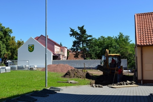 Veřejné prostranství u OÚ - návrh