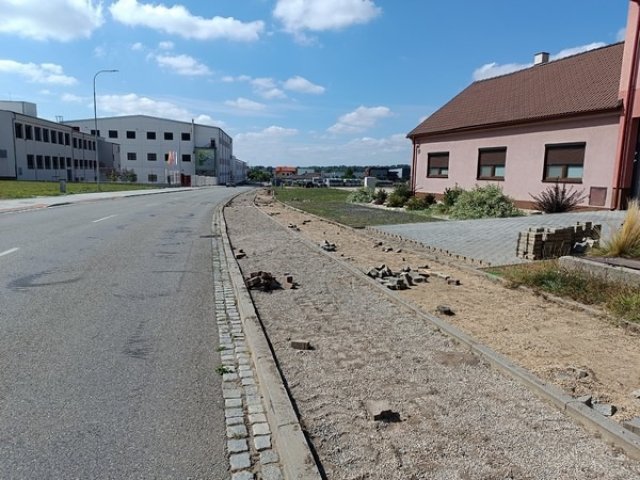 2025 Lužice – obnova zpevněných ploch po tornádu