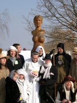 FAŠAŇKOVÁ OBCHŮZKA A MAŠKARNÍ TANEČNÍ ZÁBAVA 21. 2. 2009